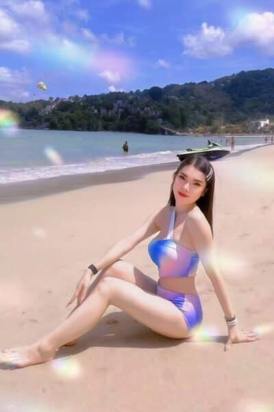 Girl MINNY 101 posing gracefully – available for massage companionship in JB Town 6.