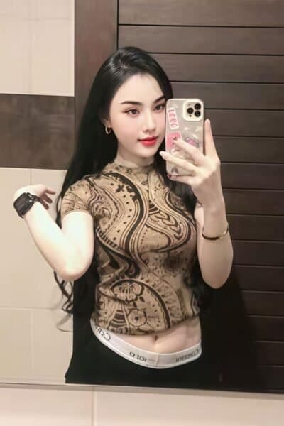 Girl SUNNY 102 – trusted companion for private massage experiences in JB Town 6.