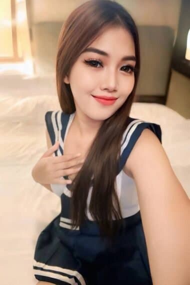 Girl Discreet and professional massage companion – BELLA in JB Town 5.