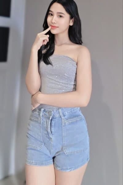 Girl CAT 55 posing gracefully – available for massage companionship in JB Town 6.
