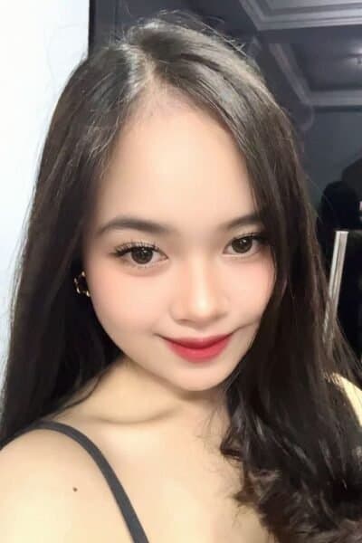 Girl RIYA  66 posing gracefully – available for massage companionship in JB Town 6.