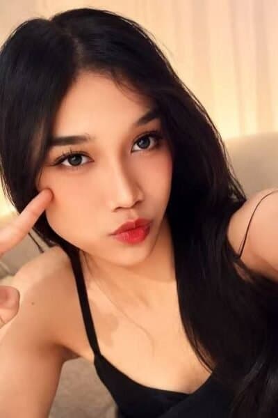 Girl Tia, luxury massage escort available in Bukit Indah 3.