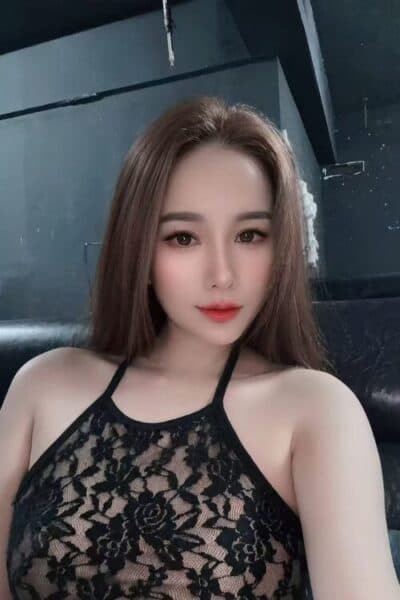 Girl Discreet and professional massage companion – BERLY in Bukit Indah 1.