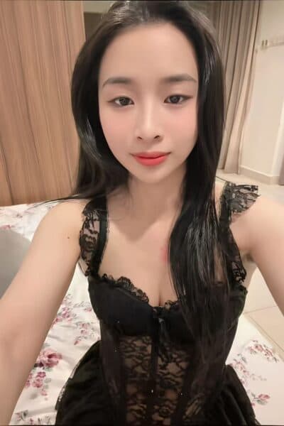 Girl Elegant photo of WINNY 883, your private massage escort in Tebrau 2.
