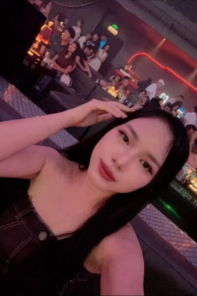 Girl NANA 335 posing gracefully – available for massage companionship in Mount Austin 1.