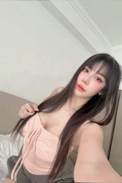 Girl ERICA, luxury massage escort available in Bukit Indah 1.