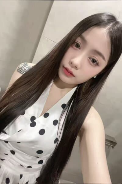 Girl Elegant photo of YuYu 618, your private massage escort in Bukit Indah 2.