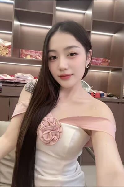 Girl Discreet and professional massage companion – YuYu 618 in Bukit Indah 2.
