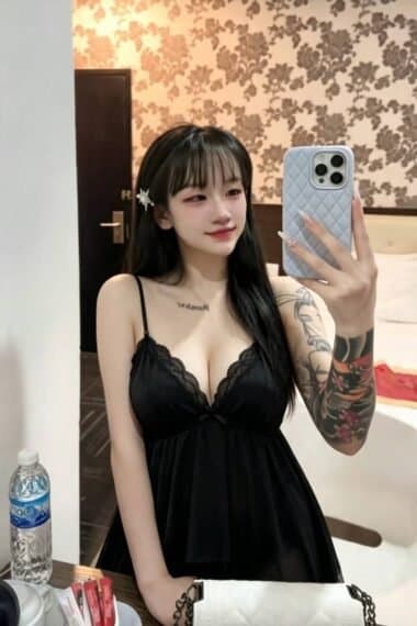 Girl MOMO posing gracefully – available for massage companionship in JB Town 5.