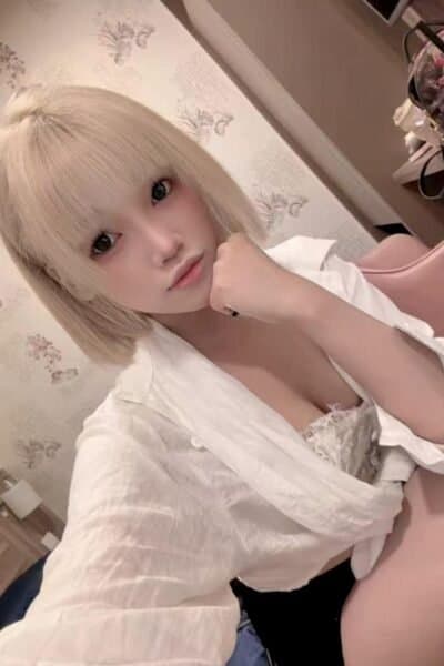 Girl Discreet and professional massage companion – QQ 657 in JB Town 2.