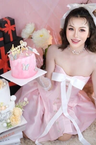 Girl ALIN 870 posing gracefully – available for massage companionship in JB Town 6.