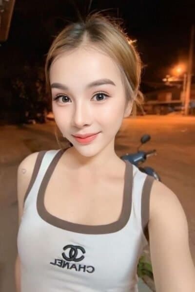 Girl Portrait of ALIN 870, discreet and elegant escort service in JB Town 6.