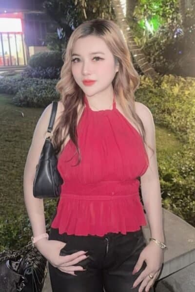 Girl Discreet and professional massage companion – MOOK 880 in JB Town 6.