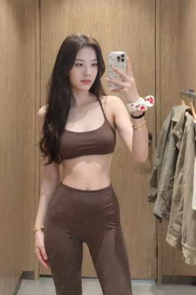 Girl TINA 93 posing gracefully – available for massage companionship in JB Town 6.