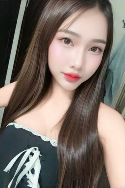 Girl APPLE posing gracefully – available for massage companionship in Bukit Indah 3.