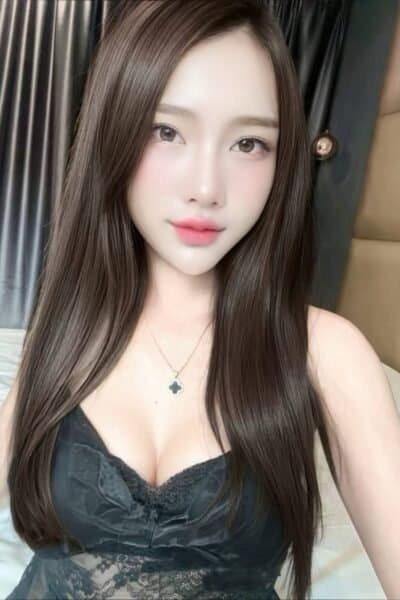 Girl APPLE, luxury massage escort available in Bukit Indah 3.
