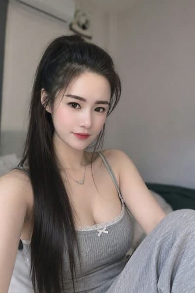Girl Discreet and professional massage companion – Sally in Nusa Bestari 3.
