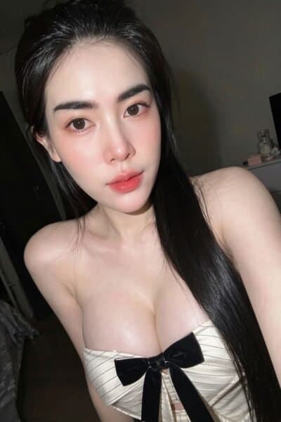 Girl Discreet and professional massage companion – JJ 821 in JB Town 6.