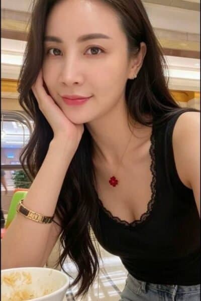 Girl Discreet and professional massage companion – PUPE in Tebrau 1.