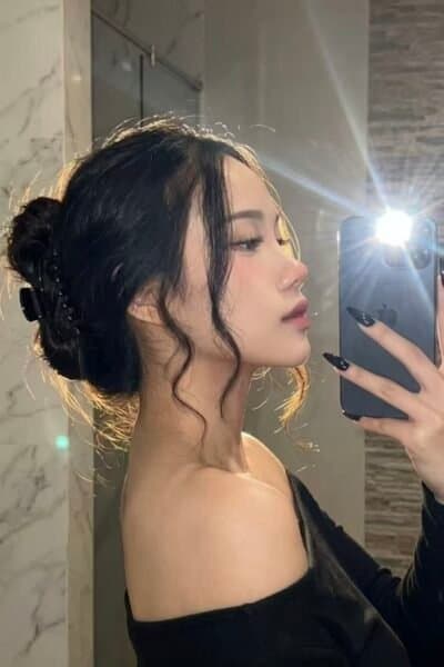 Girl Discreet and professional massage companion – LIN LIN 88 in Permas 1.