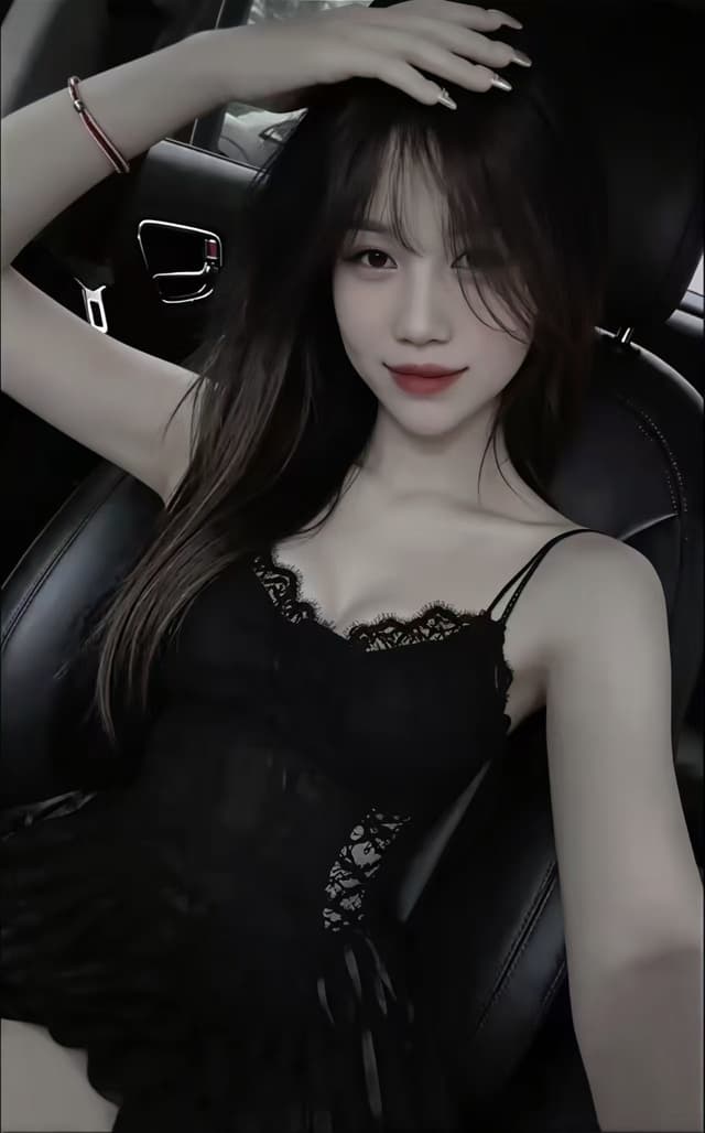 Stylish promotional photo of ELENA 933, private massage companion in Tebrau 2. - small image
