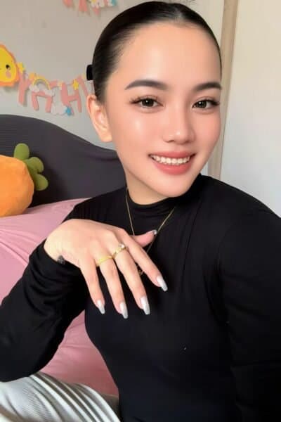 Girl Discreet and professional massage companion – AH FON 777 in Nusa Bestari 2.