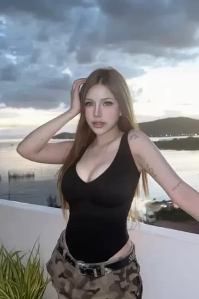 Girl NEENA posing gracefully – available for massage companionship in Bukit Indah 1.