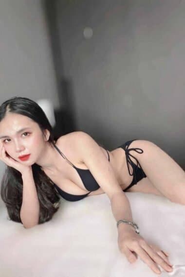 Girl ANNIE, luxury massage escort available in JB Town 5.