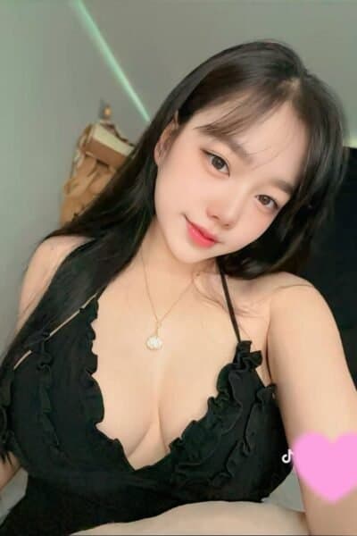 Girl Elegant photo of MEI MEI 806, your private massage escort in JB Town 7.