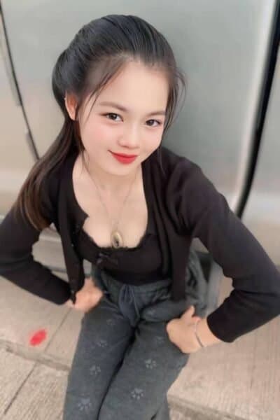Girl Discreet and professional massage companion – SARSI 188 in JB Town 7.