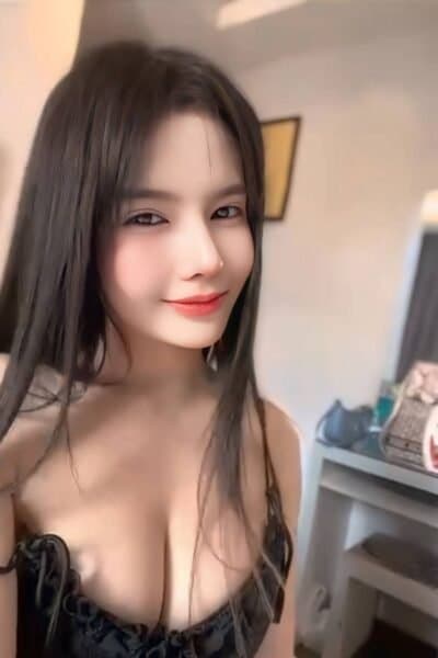 Girl Elegant photo of DEBY 755, your private massage escort in JB Town 7.
