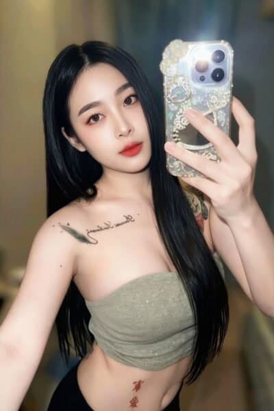 Girl HONEY 827 posing gracefully – available for massage companionship in JB Town 6.