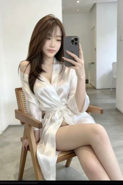 Girl NOEY, luxury massage escort available in Bukit Indah 3.