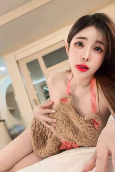 Girl Elegant photo of XIN HONG, your private massage escort in Tebrau 1.