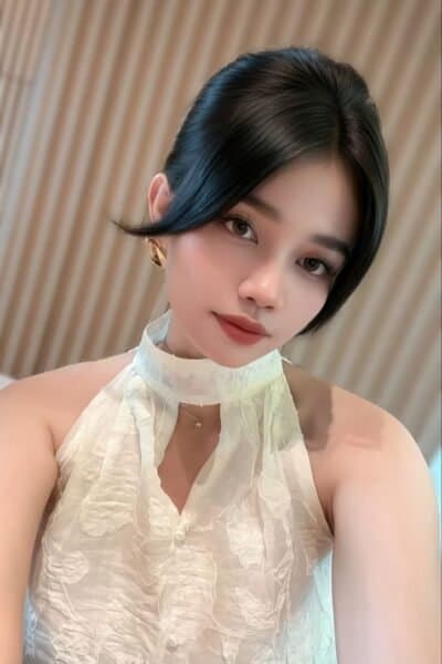 Girl Elegant photo of LUNA 884, your private massage escort in Nusa Bestari 2.