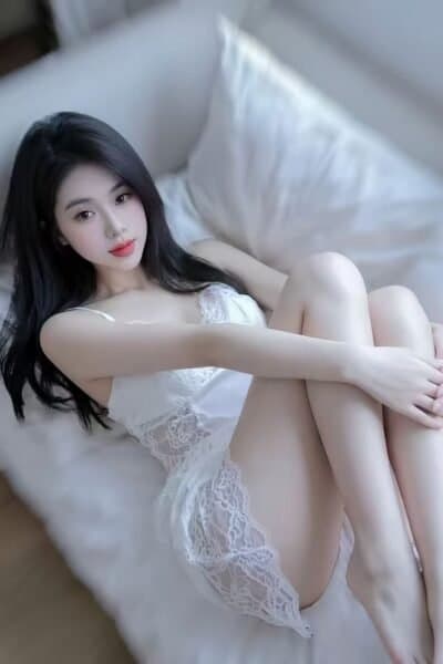 Girl Discreet and professional massage companion – BABY 98 in Permas 1.