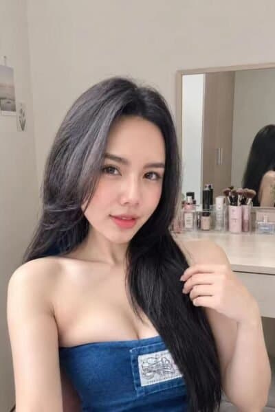 Girl KK 19, luxury massage escort available in Permas 1.