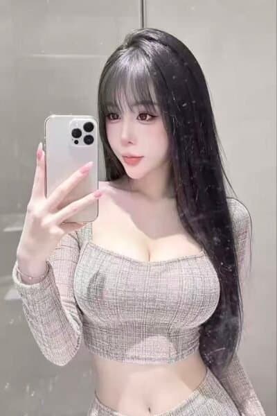 Girl Elegant photo of V BABY 88, your private massage escort in Permas 1.