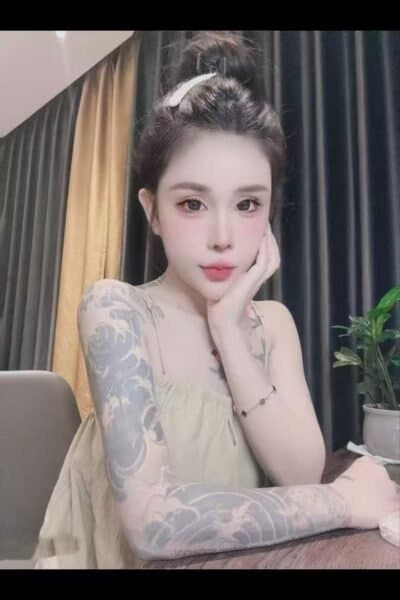 Girl V BABY 88, luxury massage escort available in Permas 1.