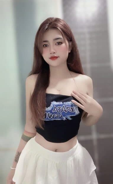 Profile photo of BEBE 516, sensual and discreet massage escort from Bukit Indah 2. - small image