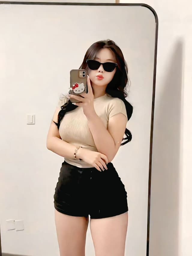 MIMI 360 – available for exclusive massage companionship across JB Town 1. - small image