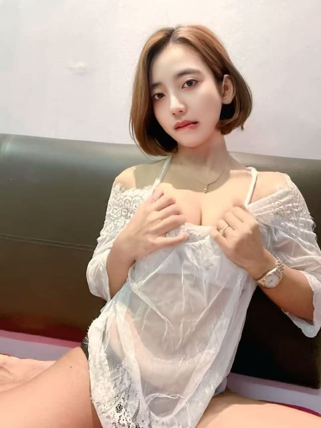 Natural photo of CESYA 730 – a discreet companion for massage in JB Town 1. - small image