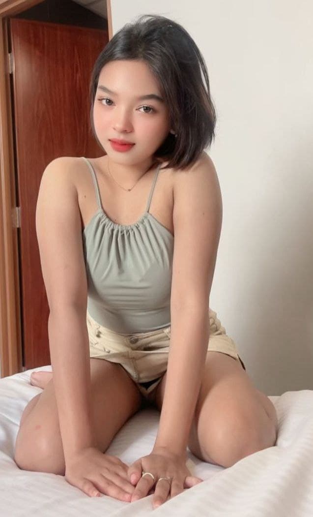 Sophisticated portrait of DIANA 38, luxury companion in JB Town 6. - small image