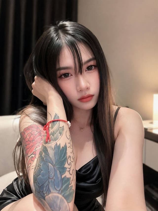 Profile photo of LUMI, sensual and discreet massage escort from Nusa Bestari 1. - small image