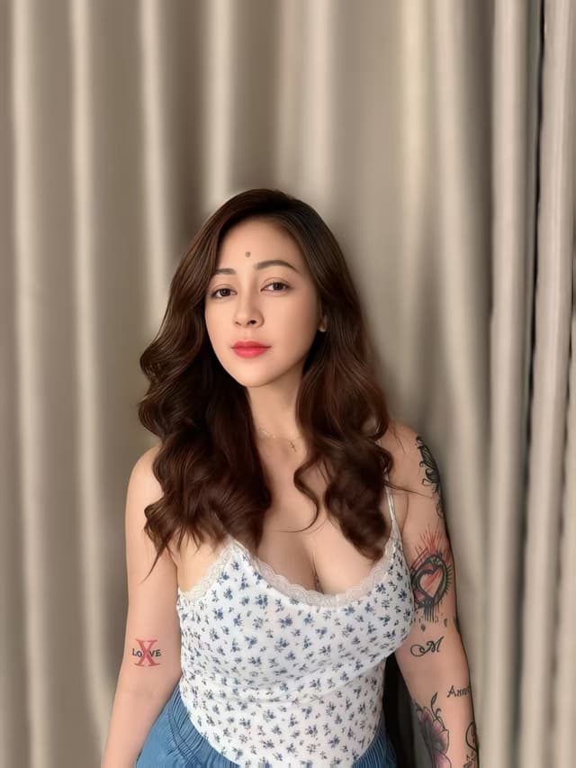 ASHLY 789, experienced escort offering massage sessions in Nusa Bestari 2. - small image