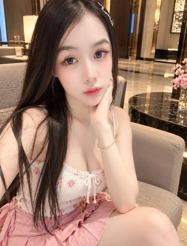 Portrait of DIANA, discreet and elegant escort service in Nusa Bestari 3. - small image