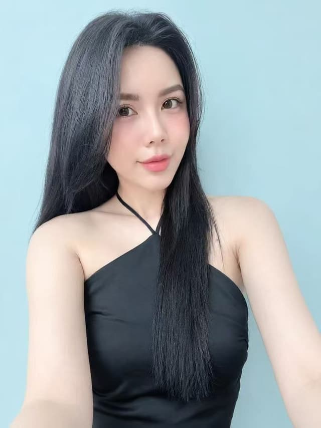 KK 19 posing gracefully – available for massage companionship in Permas 1. - small image